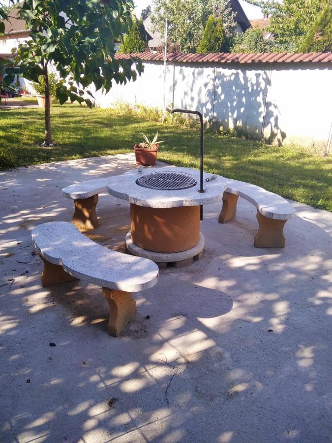 Szemi ház Apartman Sárvár Kültér fotó